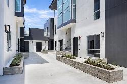 1011-n-crescent-heights-49370