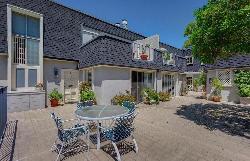 1045-s-orange-grove-38436