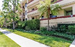 11322-camarillo-st-43424