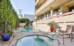 11322-camarillo-st-43426