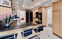 11322-camarillo-st-43431