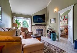 11930-avon-way-44615