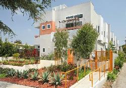 16th-st-gardens-33070