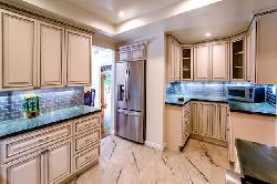 440-n-oakhurst-39552