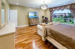 440-n-oakhurst-39555