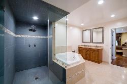 440-n-oakhurst-39557
