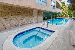 440-n-oakhurst-39558