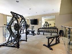 5550-wilshire-24538