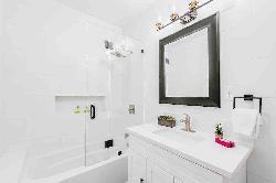 739-n-manhattan-pl-41679