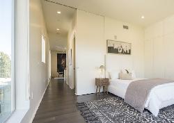 7west-30159