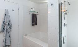 9-broadway-24058