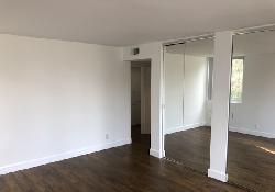 9297-burton-way-39055