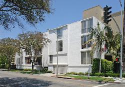 9297-burton-way-39059