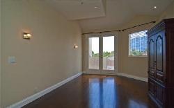 960-n-doheny-11187