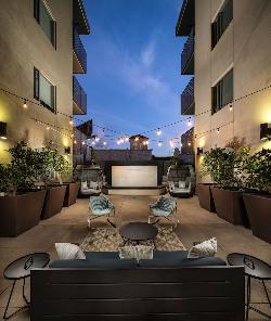 alaya-hollywood-34346