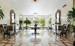 ashton-square-29312