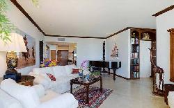 ashton-square-29317