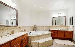 ashton-square-29323