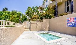 beachwood-canyon-estates-23033