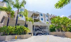 beachwood-canyon-estates-23035
