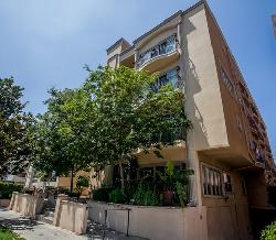 bentley-plaza-24270