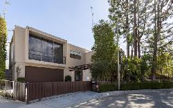 beverly-ridge-drive-48005