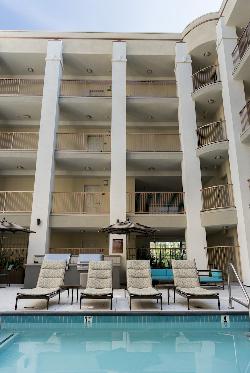 boulevard-on-wilshire-32520