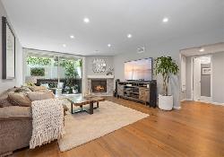 brentwood-pinetree-50977