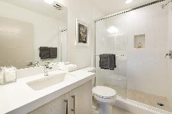 cahuenga-18-33587