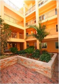 carlton-plaza-2861
