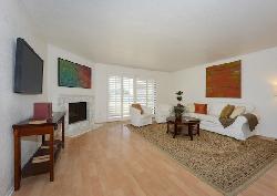 centinela-crest-33672