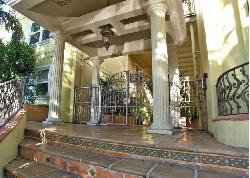 colonnade-west-9802