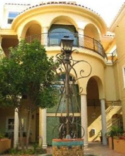 colonnade-west-9803
