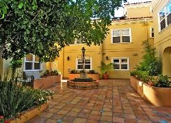 colonnade-west-9806
