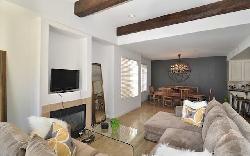 dickens-crest-37863