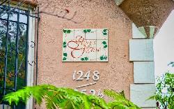 flores-house-22524