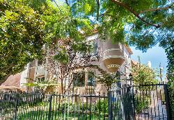 flores-house-22535