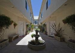 holmby-hill-townhomes-16800
