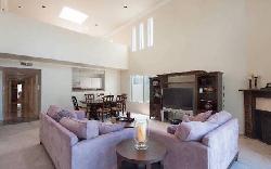 holt-regency-25942