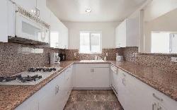 holt-regency-25943