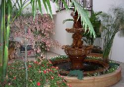 kings-courtyard-12123