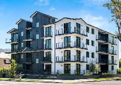 liv-toluca-lake-50663