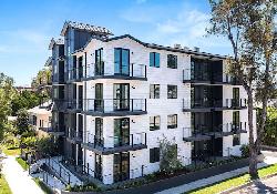 liv-toluca-lake-50664