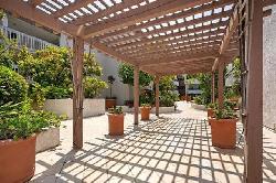 los-robles-plaza-51604
