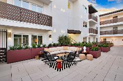 micropolitan-at-larchmont-village-31388