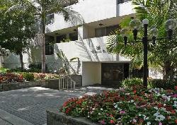 oakhurst-condominiums-9455
