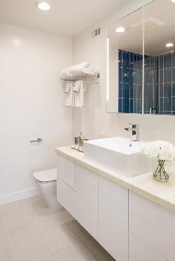off-melrose-weho-40559