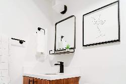 outline-at-noho-40994
