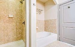 prado-on-lake-avenue-23140