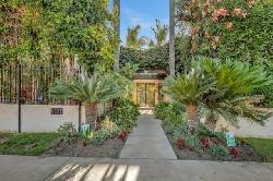 sherman-oaks-courtyard-52449